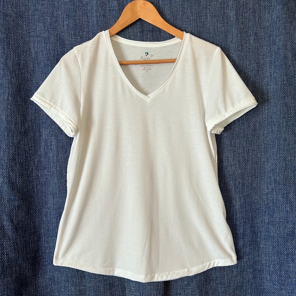 Kuhl White Short Sleeve V-Neck Short Sleeve T-shirt